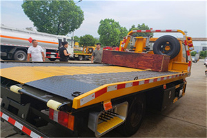 巴林左旗附近拖车电话号码服务